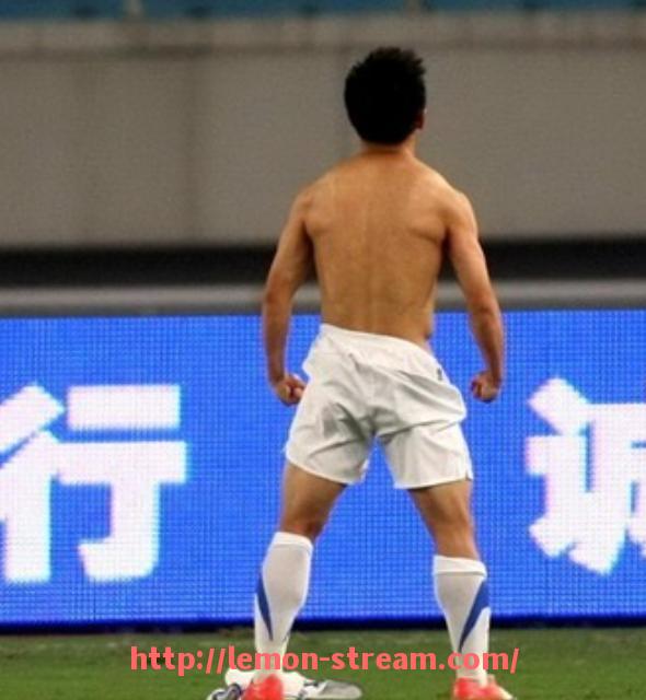 柠檬体育直播-足球贴地斩射门的力量和精准如何兼顾？（任意球贴地斩是谁先踢出来的）